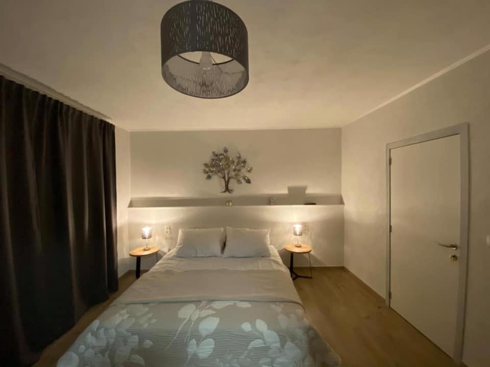 Hotel B&B Mama Mia Оброваць Екстер'єр фото