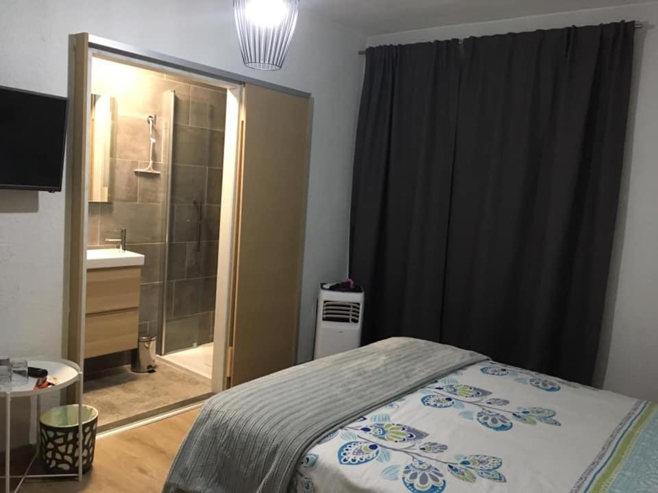 Hotel B&B Mama Mia Оброваць Екстер'єр фото