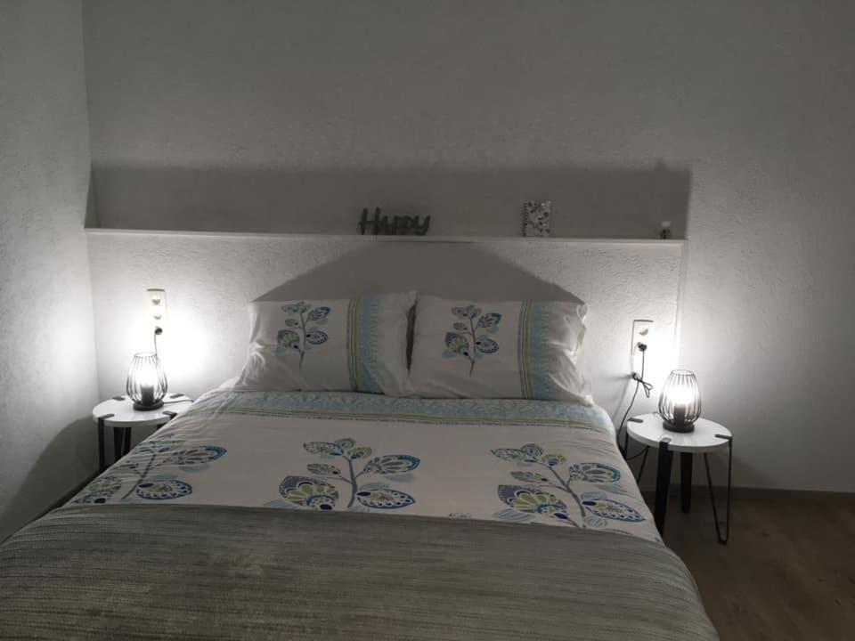 Hotel B&B Mama Mia Оброваць Екстер'єр фото